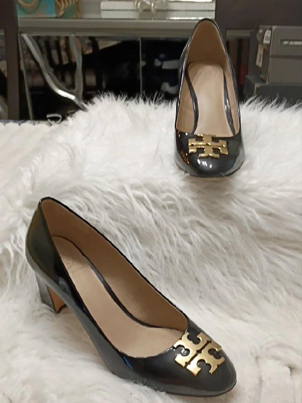 Tory Burch Black Patent Leather Block Heel Pumps with Gold Logo SZ 6M